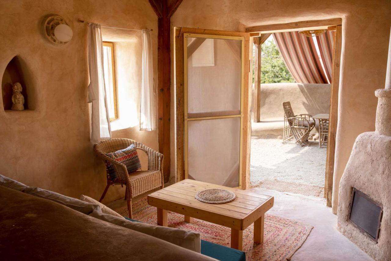 Lodge Desert Days Mud Cabin's *