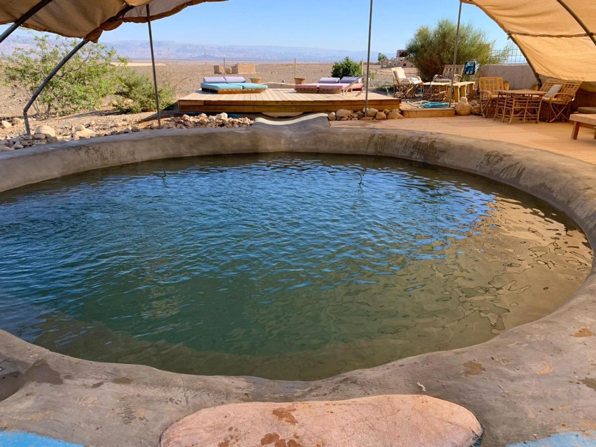 Lodge Desert Days Mud Cabin's *