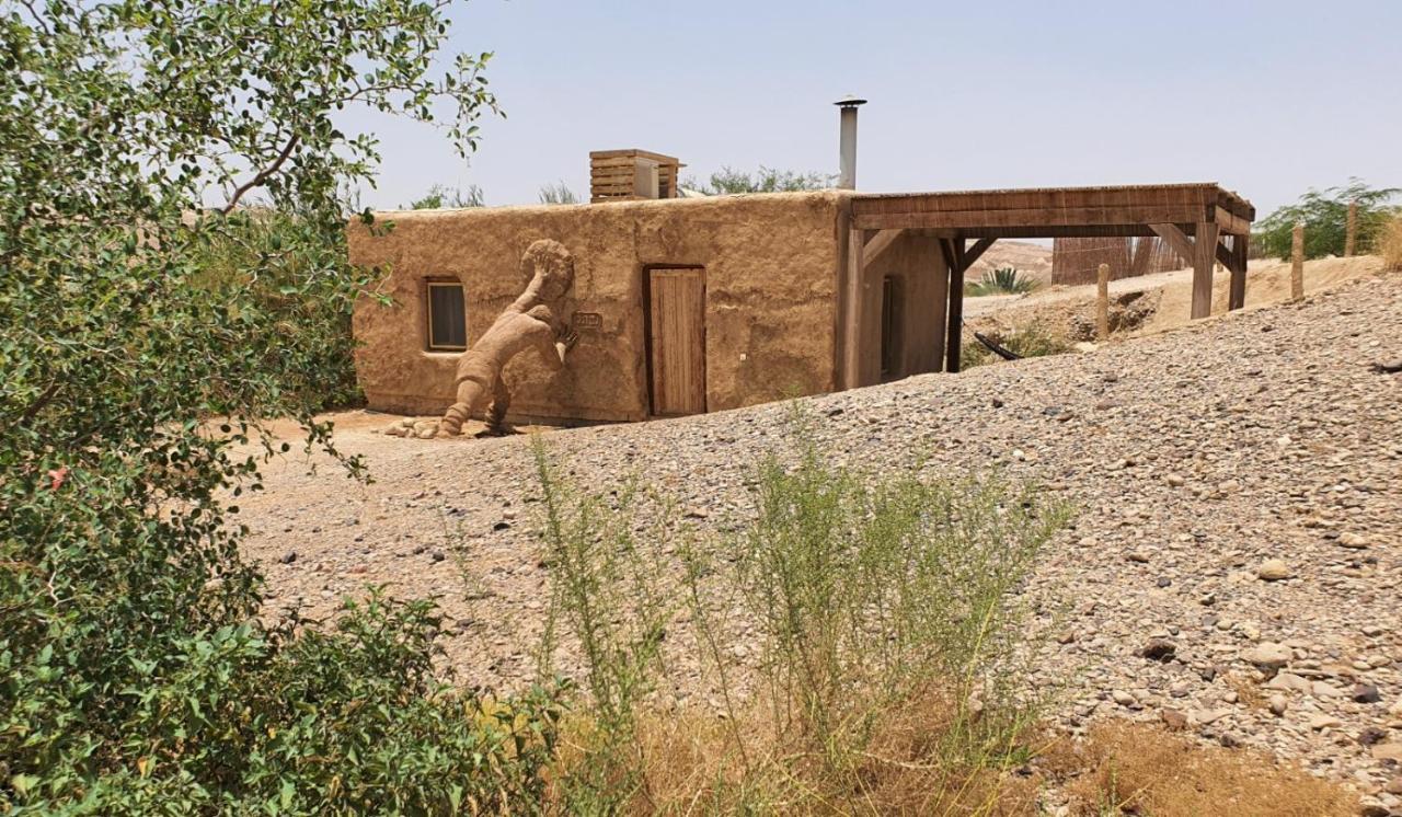 Desert Days Mud Cabin's Tzukim