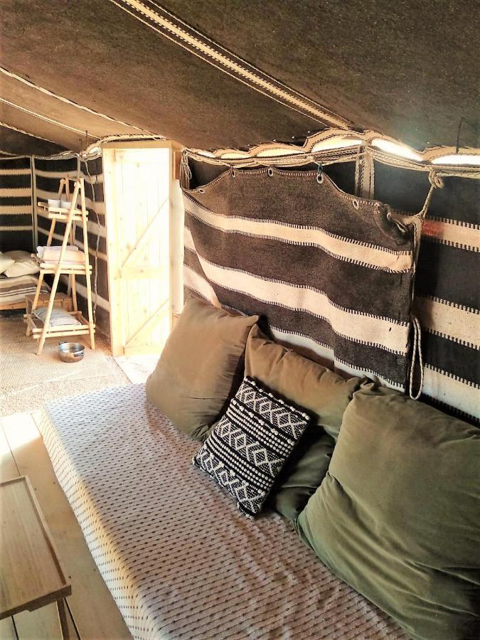 Desert Days Mud Cabin's * Tzukim