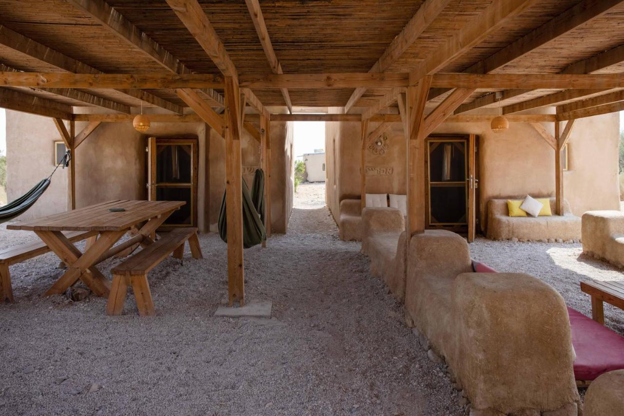 Desert Days Mud Cabin's Lodge Tzukim