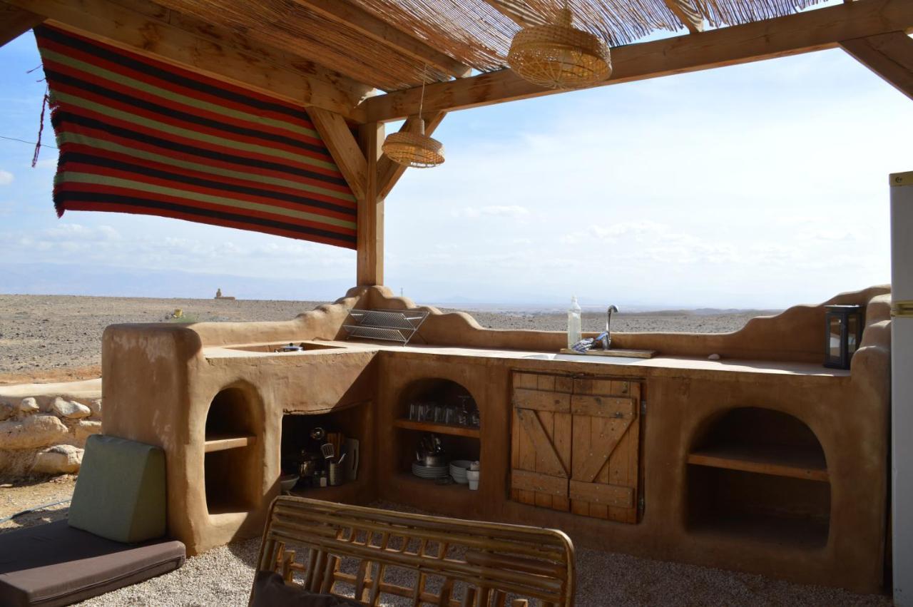 Desert Days Mud Cabin's Lodge *